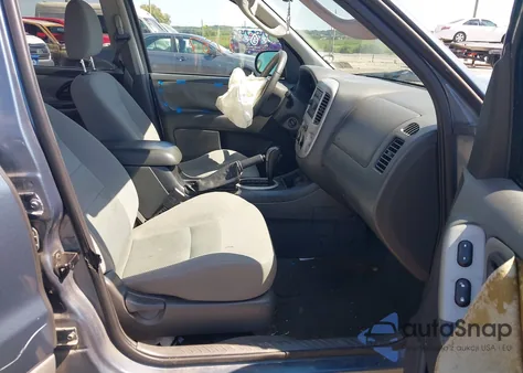 2005 Ford Escape Xlt из США, поврежденный, VIN 1FMYU93175KC52481